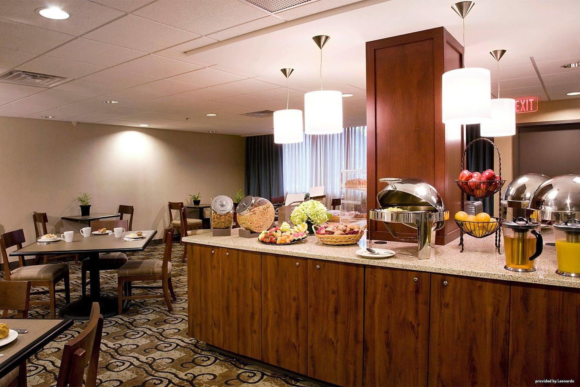 Freepoint Hotel Cambridge, Tapestry Collection By Hilton Ресторант снимка